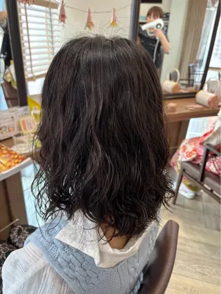 セミロング enn 髪質改善🩷 曽根依咲のヘアスタイル