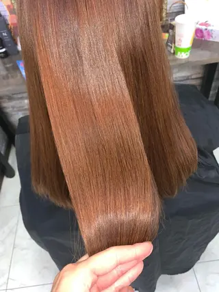 ロング ハイトーン Arphyのヘアスタイル