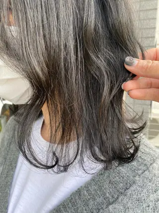 ミディアム 立野 希沙のヘアスタイル