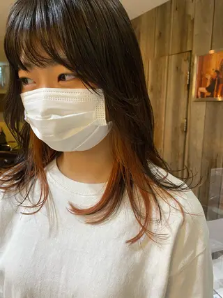 セミロング カラー パーマ ヘアアレンジ メンズ キッズ ネイル mana 暖色カラーカットのヘアスタイル