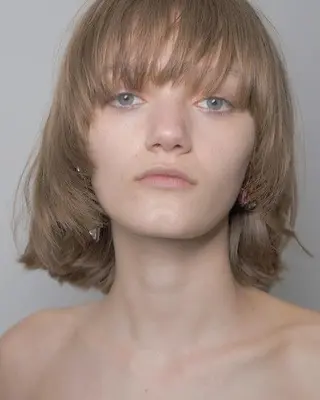 ショート カラー ヘアアレンジ ニュアンスヘア🌔 nanakoのヘアスタイル