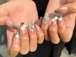 ネイル Queen所属・伊藤 梨恋のネイルデザイン