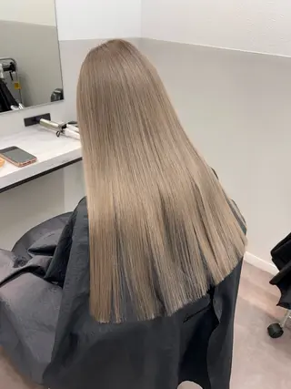 ロング カラー 薄田 珠美のヘアスタイル