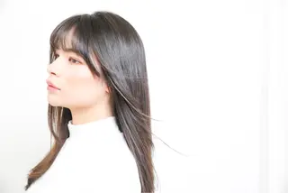 セミロング 韓国レイヤーカット/ ダブルカラーのヘアスタイル