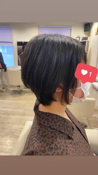 ショート 岩間 祐佳のヘアスタイル