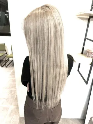 ロング ヘアアレンジ カラー ハイトーン カラーのヘアスタイル
