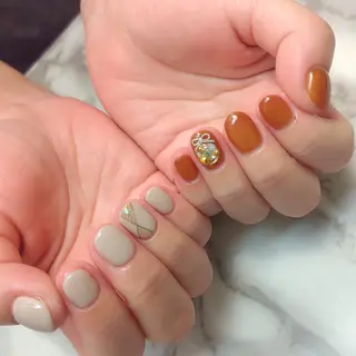 ネイル ジェヌインネイル 河内のネイルデザイン