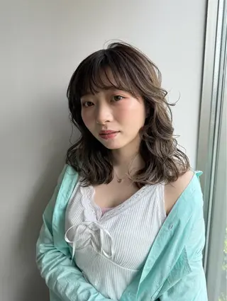 ミディアム カラー 森田遥奈/透明感カラ ー/似合わせカットのヘアスタイル