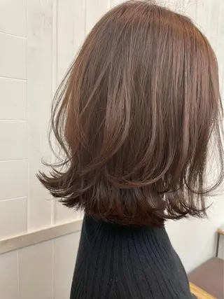 ミディアム カラー パーマ newi saLyu ネウィ サリューのヘアスタイル