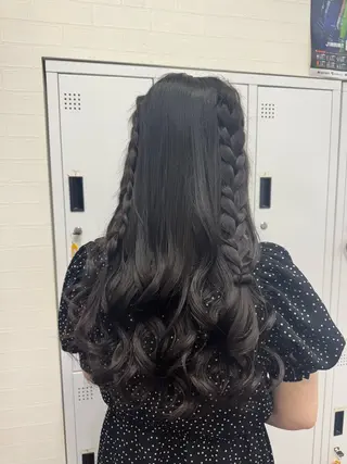 ロング 横浜🦋ハイトーン 🫐シャドウルーツのヘアスタイル