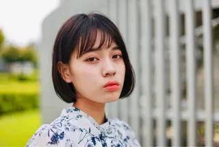 ショート カラー コバヤシ リョウのヘアスタイル