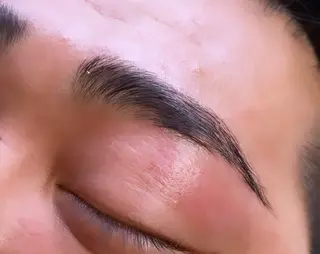 アイブロウ EYES YUNのマツエク・マツパデザイン
