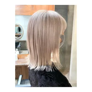 ミディアム 白髪ぼかし×デザイン 🕊️🫧ホウジョウのヘアスタイル