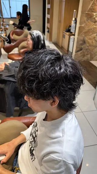 ショート カラー パーマ ヘアアレンジ メンズ 新宿のパーマ職人/ メンズパーマ/石見のヘアスタイル