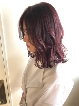 ミディアム カラー MIOベージュカラー 柔らかいカラーのヘアスタイル