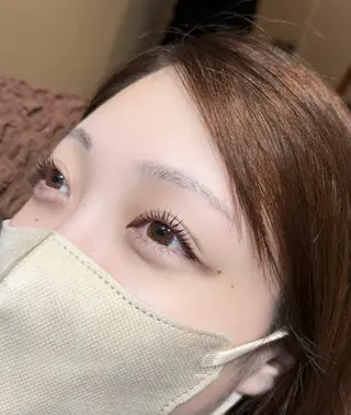 マツエク・マツパ LUCY NAIL&EYE所属・LUCY心斎橋 奥野の眉毛・アイブロウイメージ
