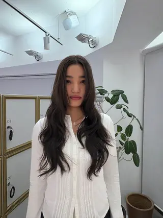 ロング カラー 山野 華愛のヘアスタイル