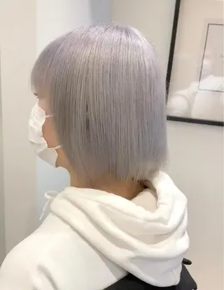 ショート カラー 艶ハイトーンブリーチ 🌈小林侑雅のヘアスタイル