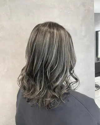 カラー SALOWIN栄 高須大貴のヘアスタイル