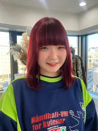カラー 艶髪ハイトーン✨ 🩷AMI🩷のヘアスタイル