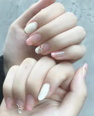 ネイル 安藤 沙妃のヘアスタイル
