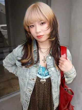 セミロング レイヤーカット/ ダブルカラーサクライのヘアスタイル