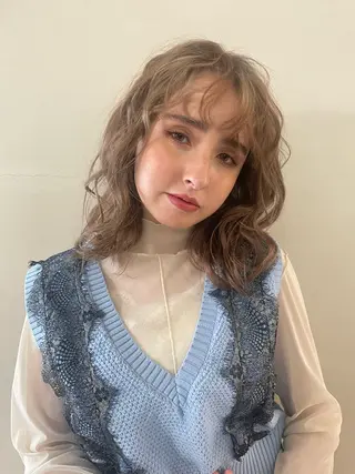 ミディアム カラー パーマ 梨子🐣艶カラー🌈 ダメージレス💖のヘアスタイル