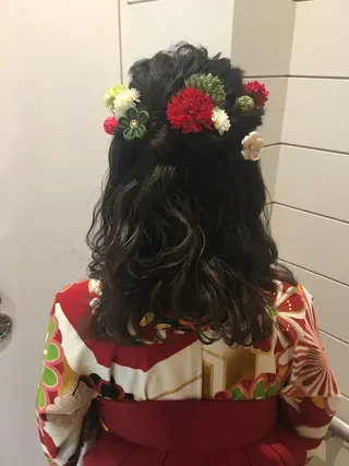 カラー ヘアアレンジ 鍵山 千秋のヘアスタイル