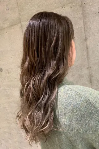 ロング カラー ハイライトが 得意なニキです😊のヘアスタイル