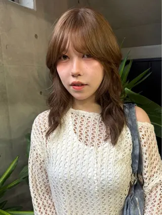 ミディアム レイヤーカット\ウル フ　chinatsuのヘアスタイル