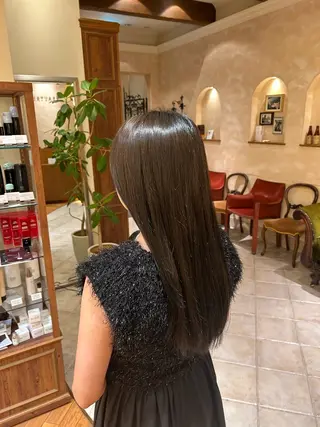 カラー 根本 琴子のヘアスタイル