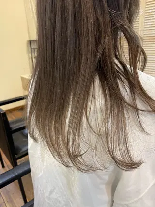 ロング カラー 梶原 真帆のヘアスタイル