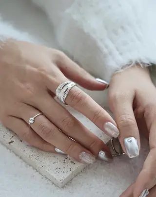 ネイル 高木 維麗絲のネイルデザイン