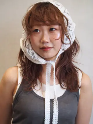 ロング iroha/ レイヤーカットモデルのヘアスタイル