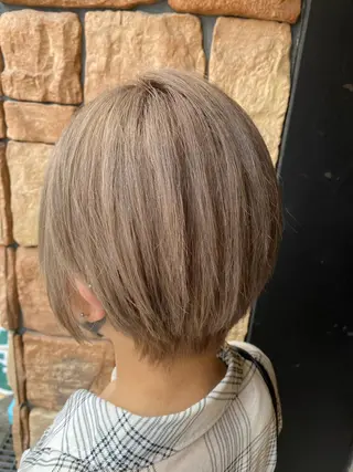ショート カラー バレイヤージュ 隅中秀弥のヘアスタイル