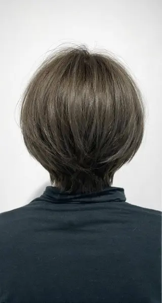 ショート カラー 生涯の”美”パートナ ーQUATRO鈴木のヘアスタイル