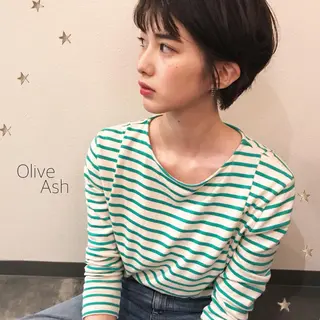 ショート カラー 市川 千夏のヘアスタイル