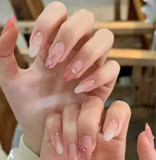 ネイル メイ 💅のネイルデザイン
