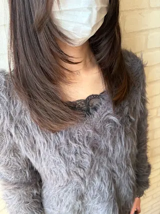 セミロング 秋葉 万柚子のヘアスタイル