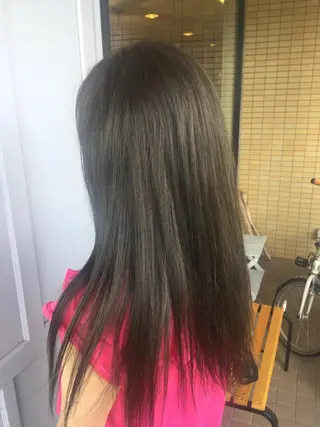 ロング カラー ツキダテ ユイのヘアスタイル