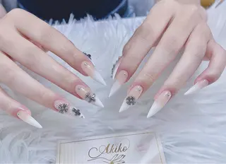 ネイル AKIKO ネイルサロンのネイルデザイン