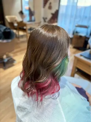 セミロング ブリーチ・カットモデ ル募集中🫧高口小春のヘアスタイル