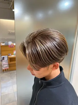 カラー 菅沼 紀世／顔周りレイヤーのヘアスタイル