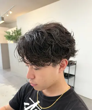 ショート パーマ メンズ 古賀 雄大のヘアスタイル