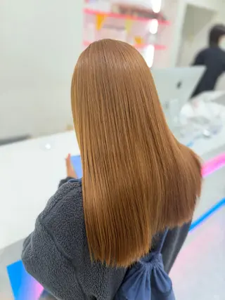 セミロング カラー ヘアアレンジ 🫧モテる💗ダメー ジレスハイトーン🫧のヘアスタイル