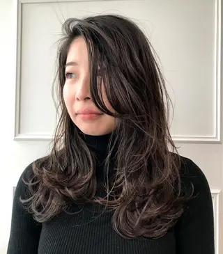 ロング 黒神 浩之のヘアスタイル