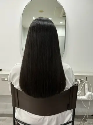 ロング シガ ミクトのヘアスタイル