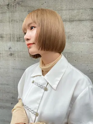 ショート レイヤーカット 透明感カラーのヘアスタイル