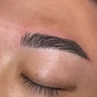 メンズ アイブロウ WHITEEYE渋谷 渡部の眉毛・アイブロウイメージ