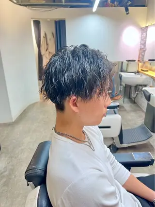 ショート パーマ メンズ 佐々木 優人のヘアスタイル